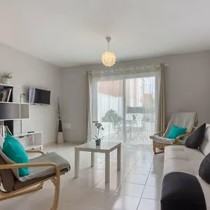 https://beautiful-2-bed-townhouse-near-la-tejita-beach-el-medano.tenerifehoteles.net